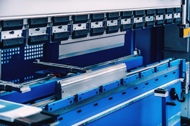 6 Benefits of a Press Brake in Metal Fabrication
